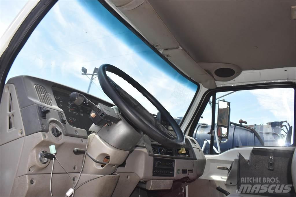 Sterling L7500 Crane trucks