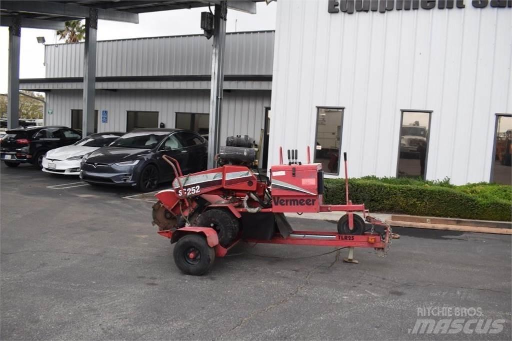 Vermeer SC252 Stump grinders