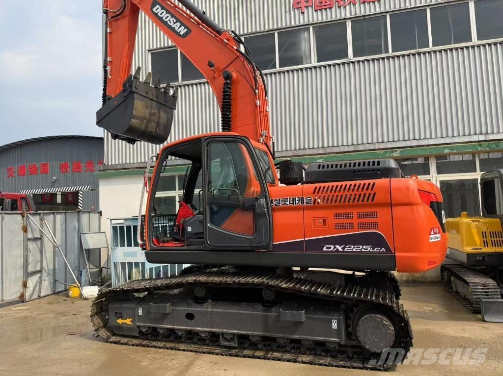 Doosan DX 225 LCA Crawler excavators