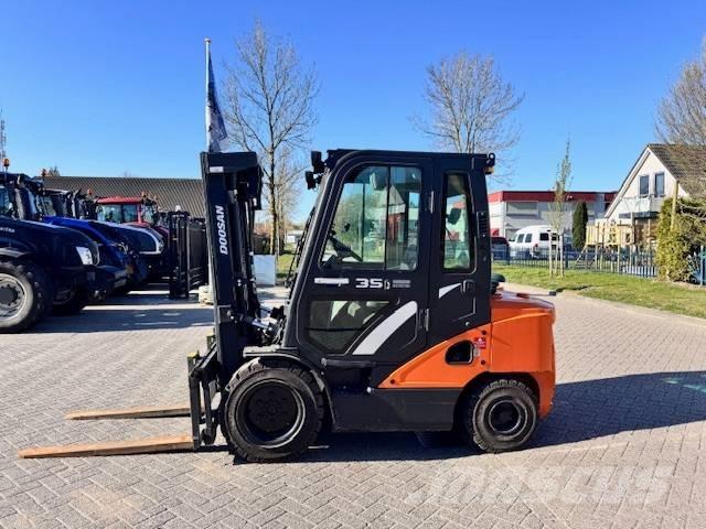 Doosan D35c Pro-7 Diesel trucks