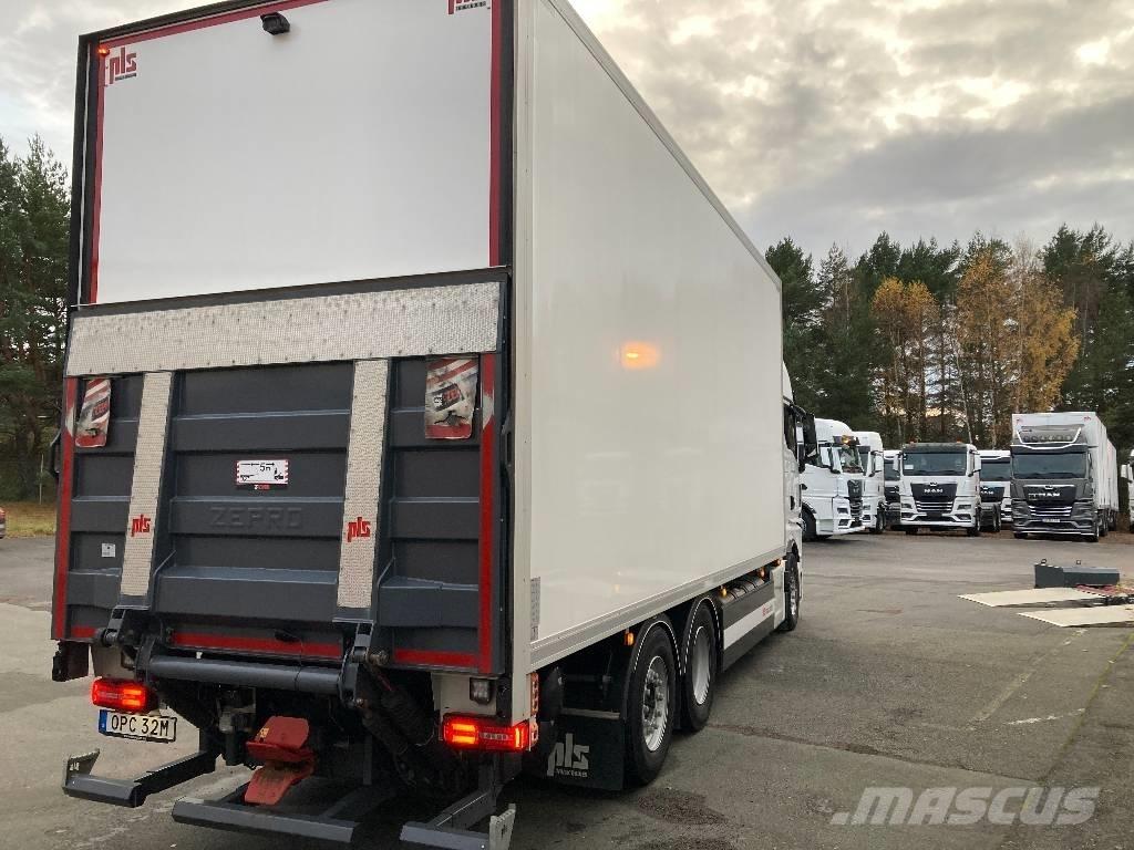 MAN TGX 26.510 Box body trucks