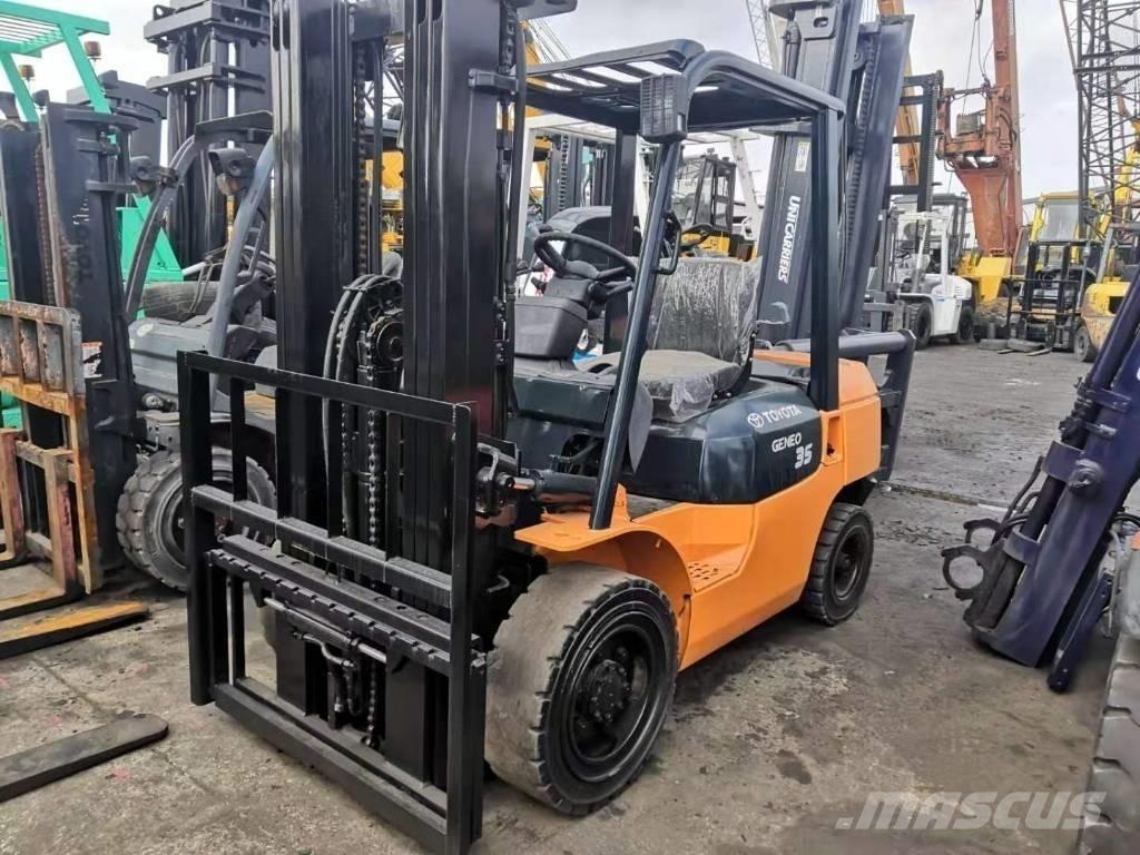 Toyota 3.5 ton Diesel trucks