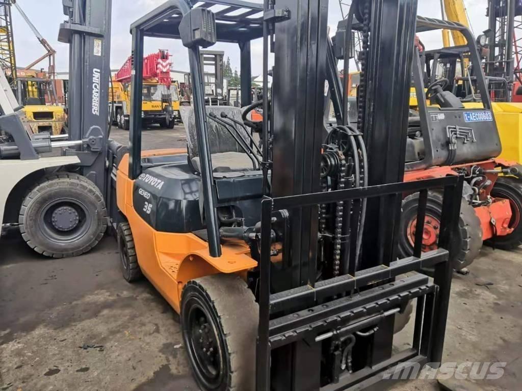 Toyota 3.5 ton Diesel trucks