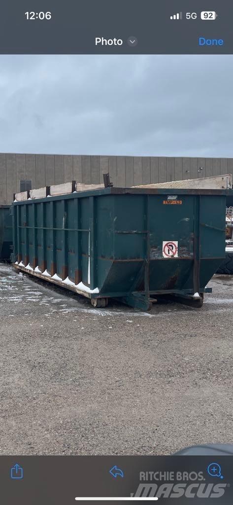 Sterling LT 9513 Cable lift demountable trucks