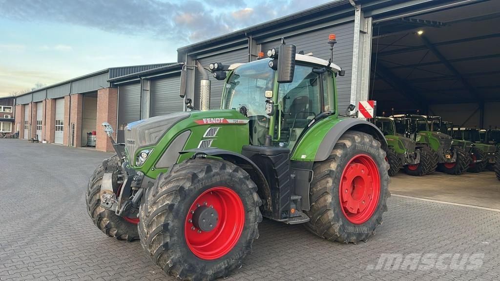 Fendt 724 VARIO Tractors