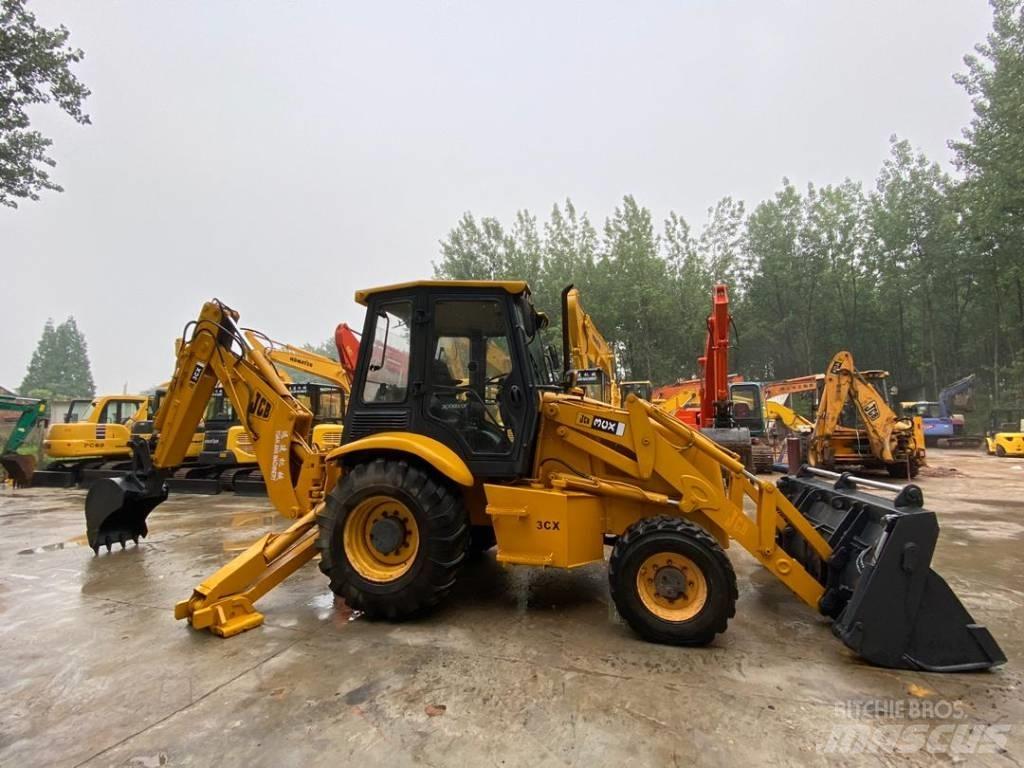 JCB 3 CX Backhoe loaders