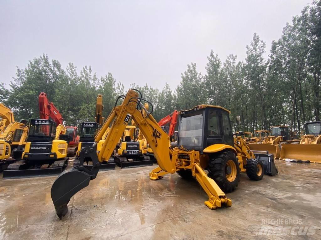 JCB 3 CX Backhoe loaders