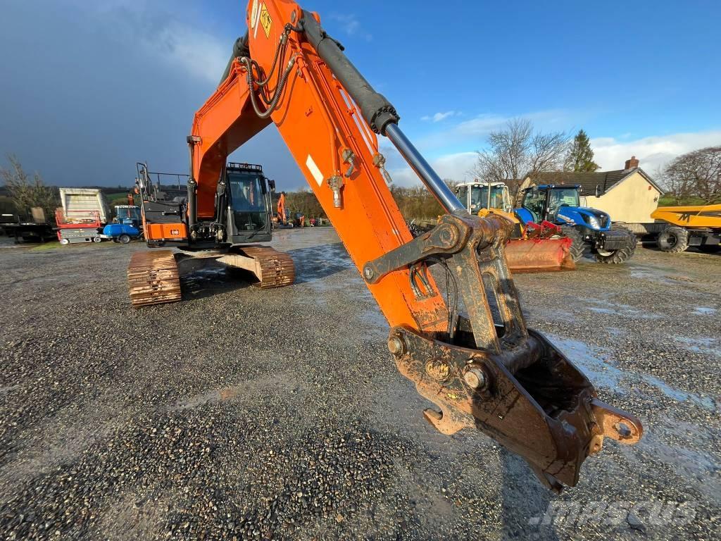 Doosan DX 225 Crawler excavators