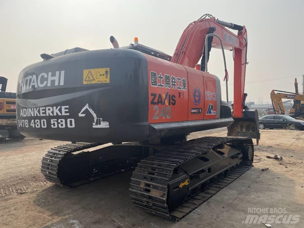 Hitachi 240 Midi excavators  7t - 12t