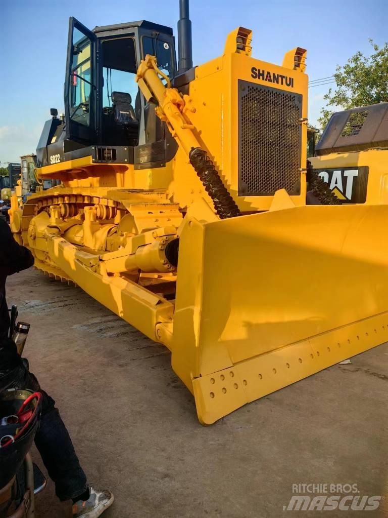 Shantui SD 22 Crawler dozers