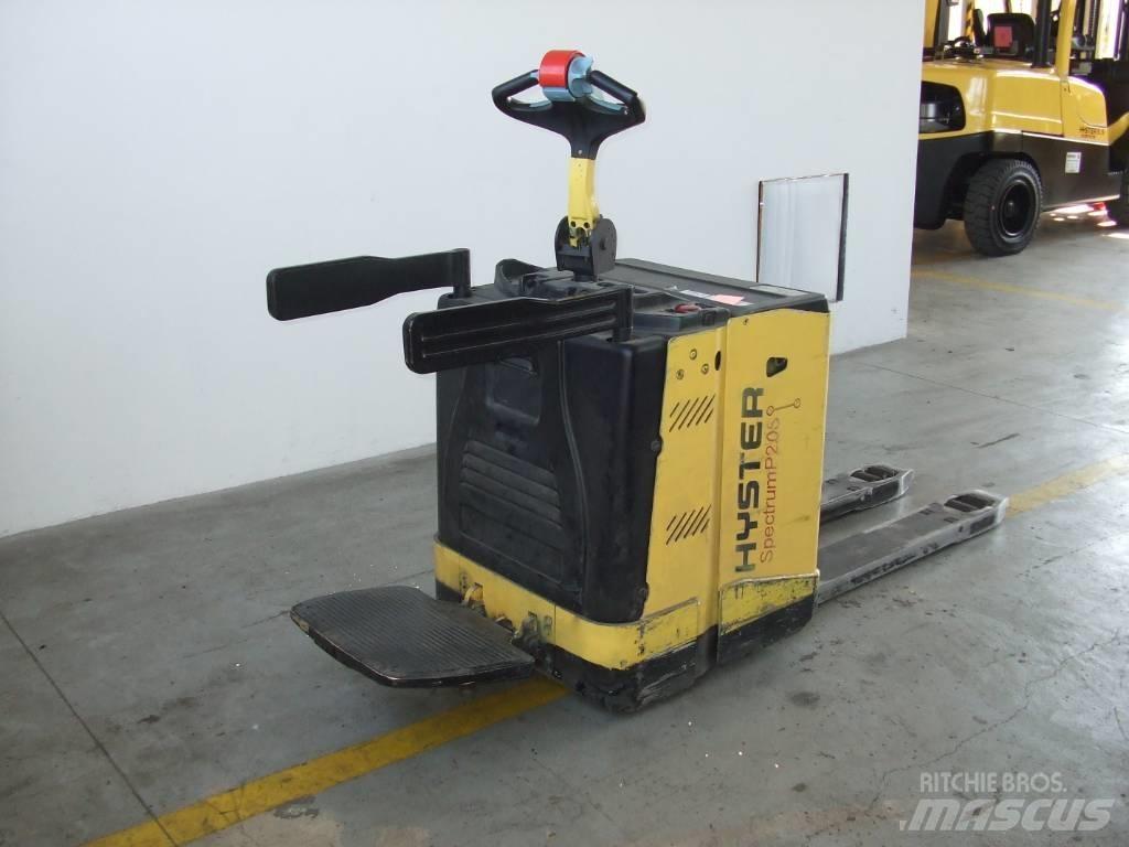 Hyster P2.0S Low lifter with platform