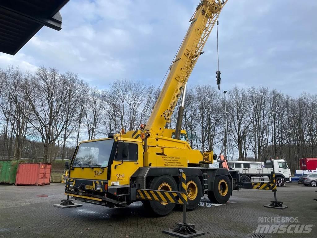 Liebherr LTM1040 All terrain cranes
