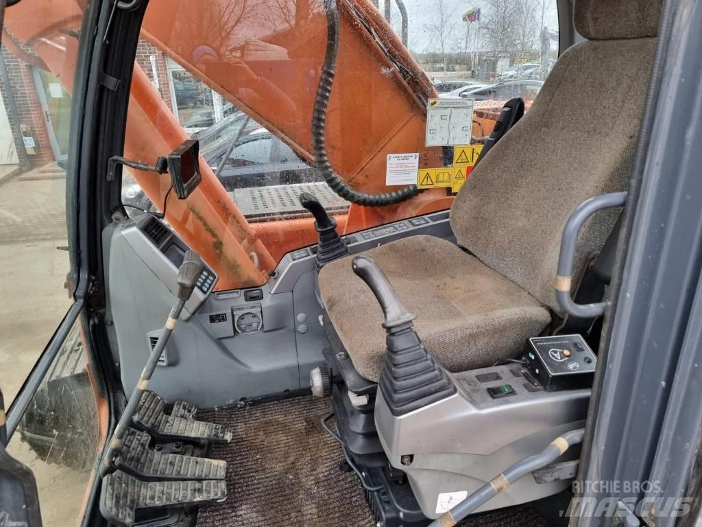 Doosan DX 225 LC Crawler excavators