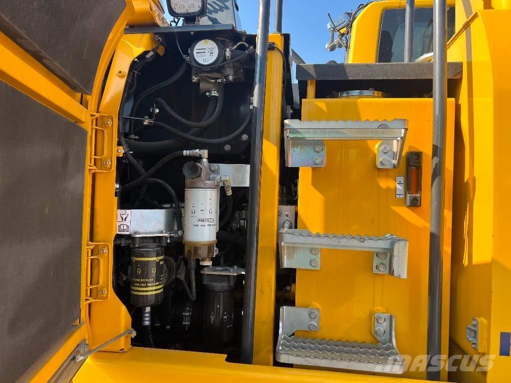 Komatsu PW 148-10 Wheeled excavators