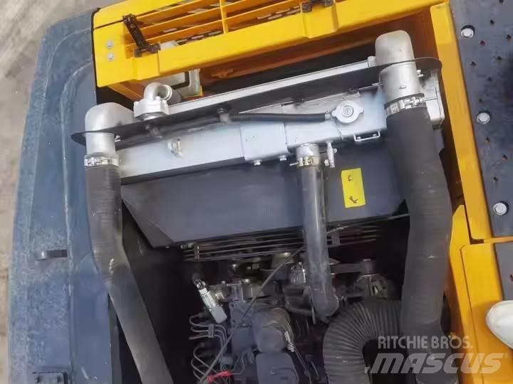 Hyundai 220LC-9S Crawler excavators