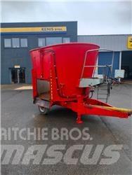 Peecon 8M³ Mixer feeders