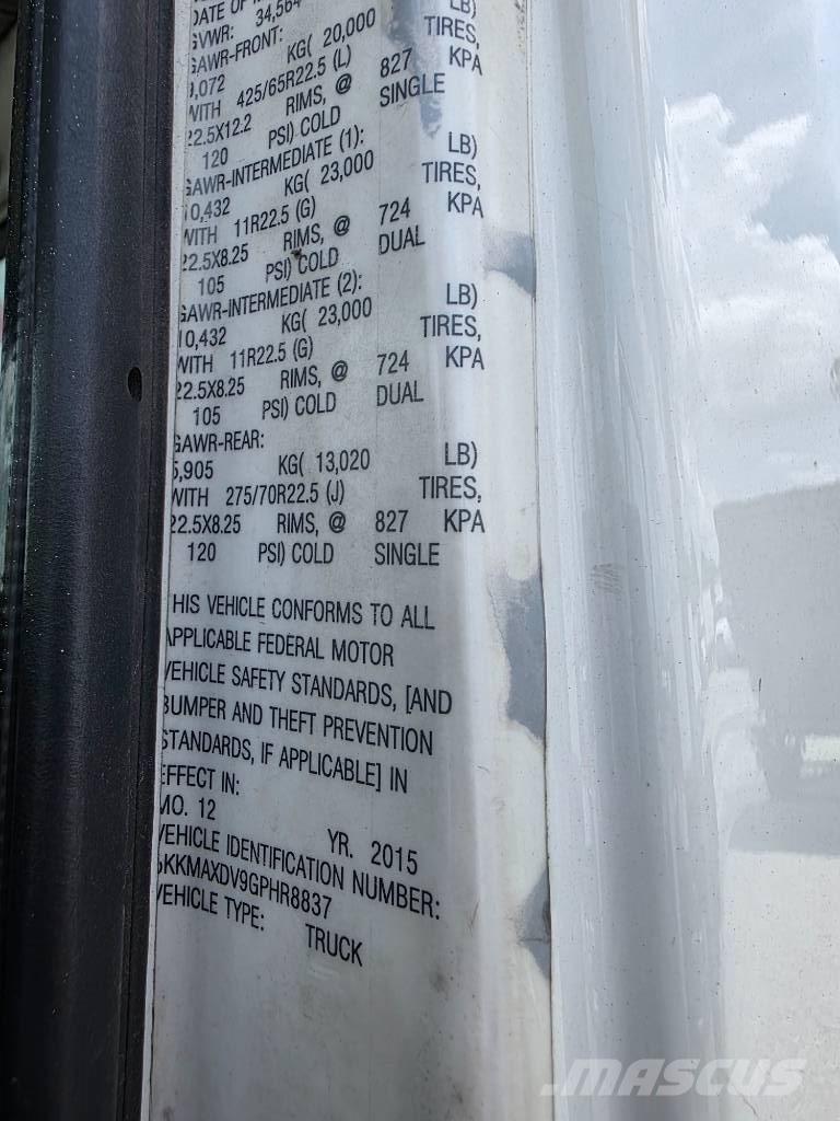 Western Star 4700 SB Tractor Units