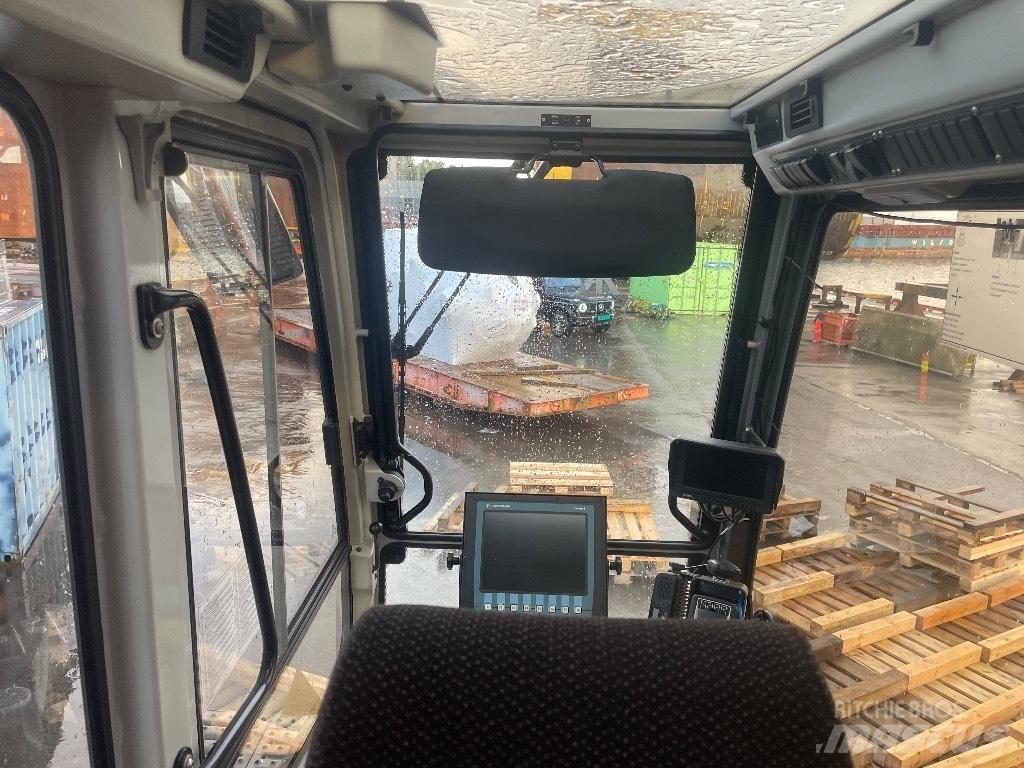 Sennebogen 5500 Tracked cranes