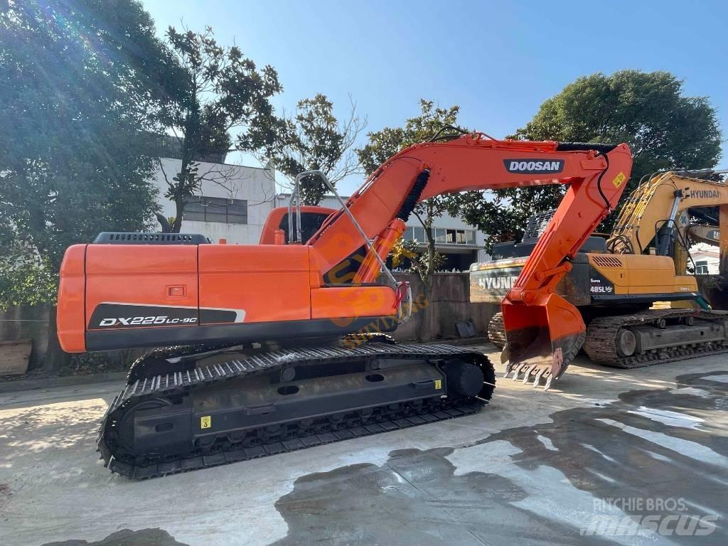 Doosan DX 225 LC Long reach excavators