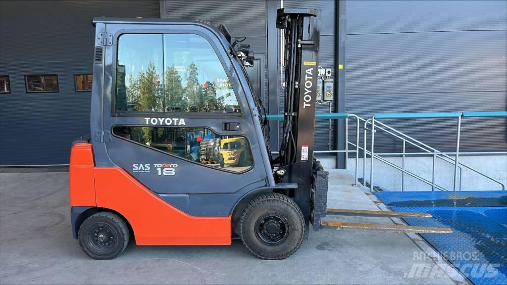 Toyota 02-8 FDF 18 Diesel trucks