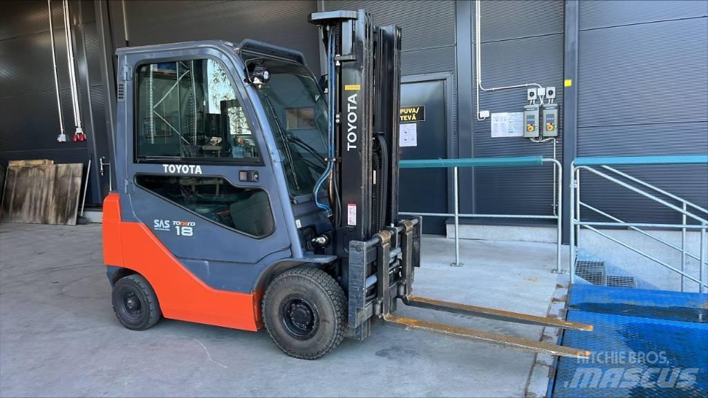 Toyota 02-8 FDF 18 Diesel trucks