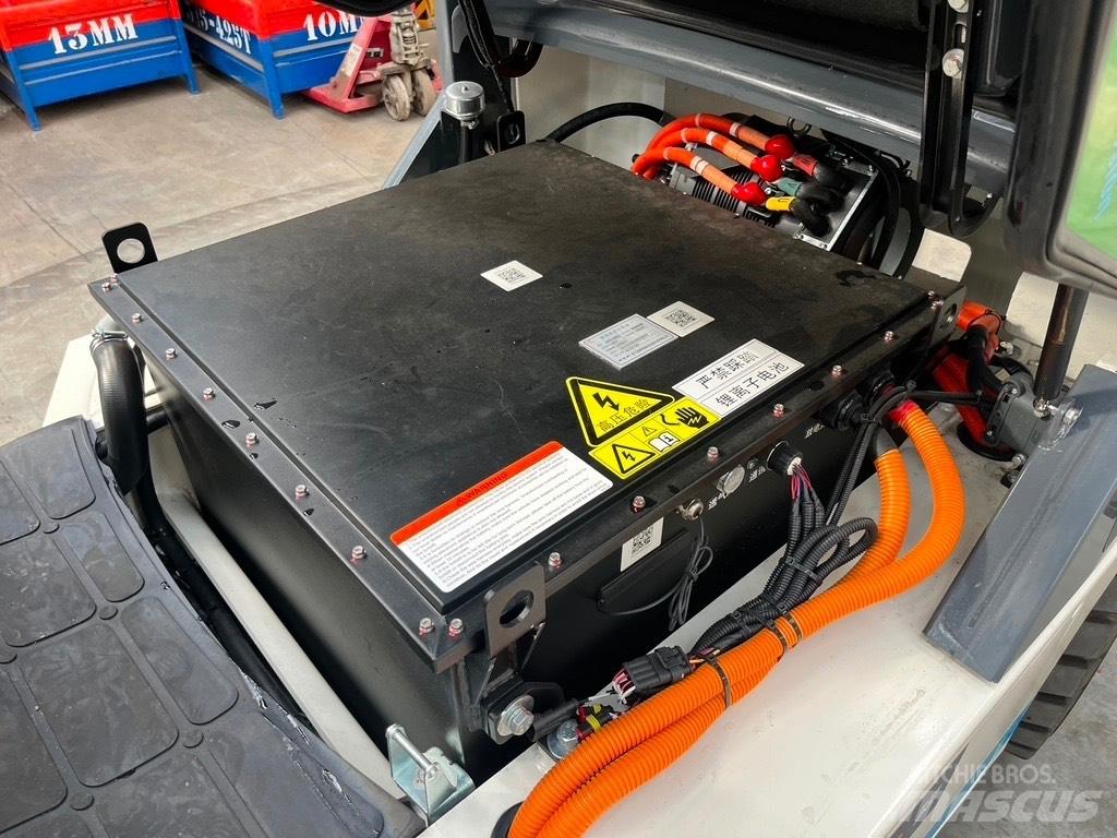 Eurotrac FE30 Electric forklift trucks
