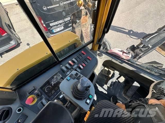 Huddig 1260B City Backhoe loaders