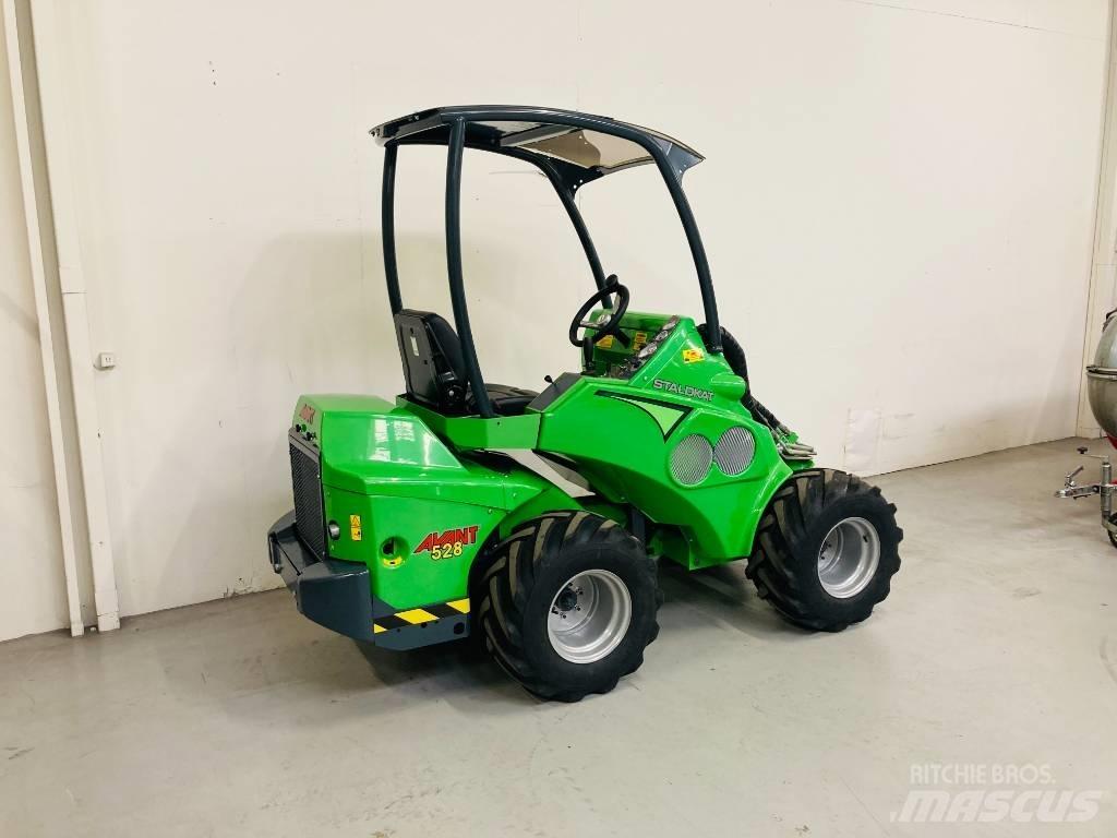 Avant 528 Mini loaders