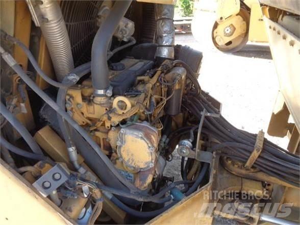 CAT CB-534D Single drum rollers