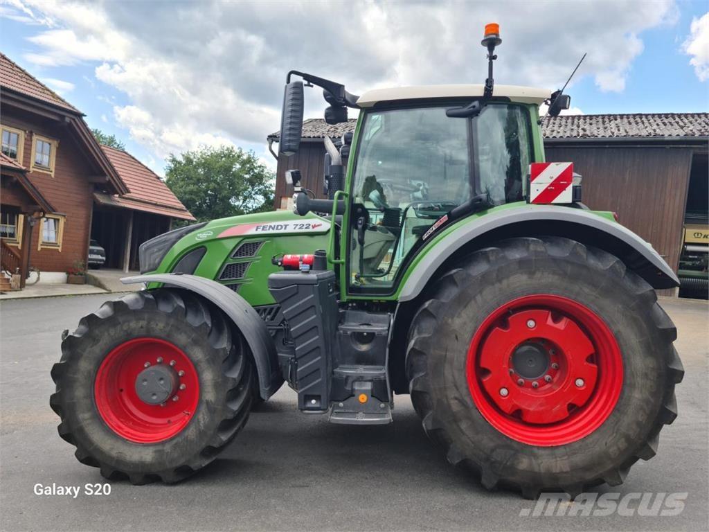 Fendt 722 Vario Tractors