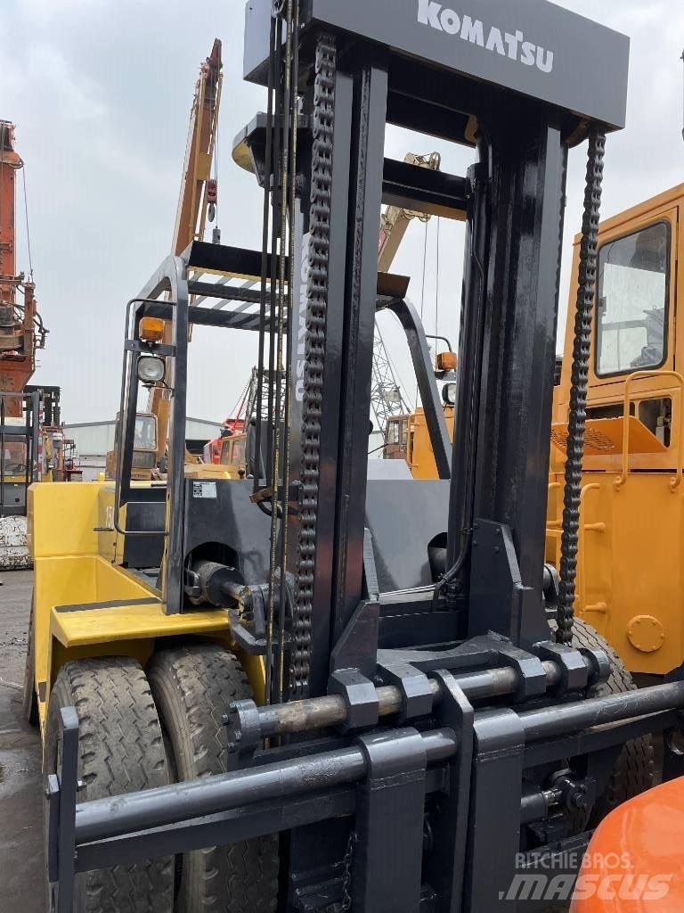 Komatsu 15 ton Diesel trucks