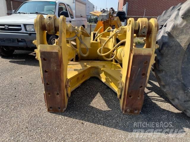 CAT D 8 R Ripper Other components