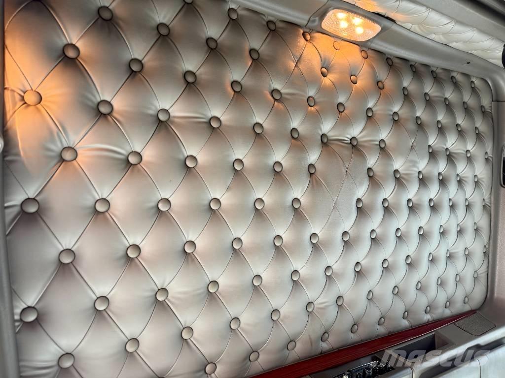 Kenworth W 900 Tractor Units