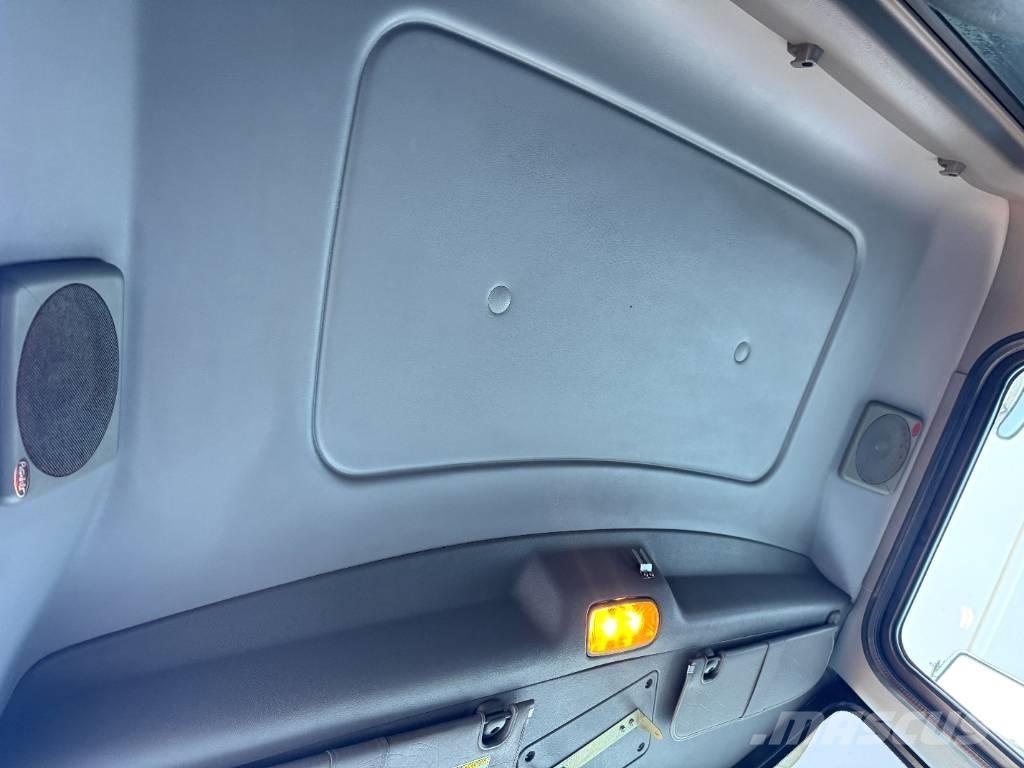 Peterbilt 348 Tipper trucks