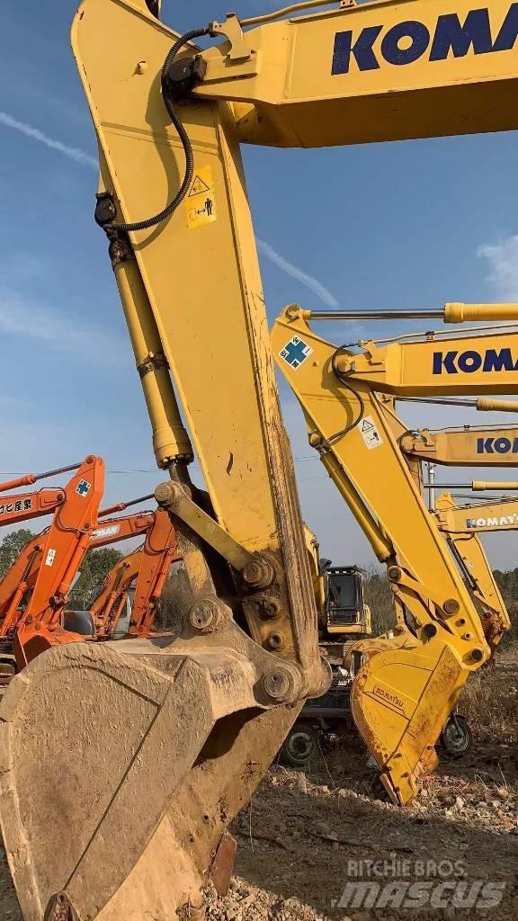 Komatsu PC 220 Crawler excavators