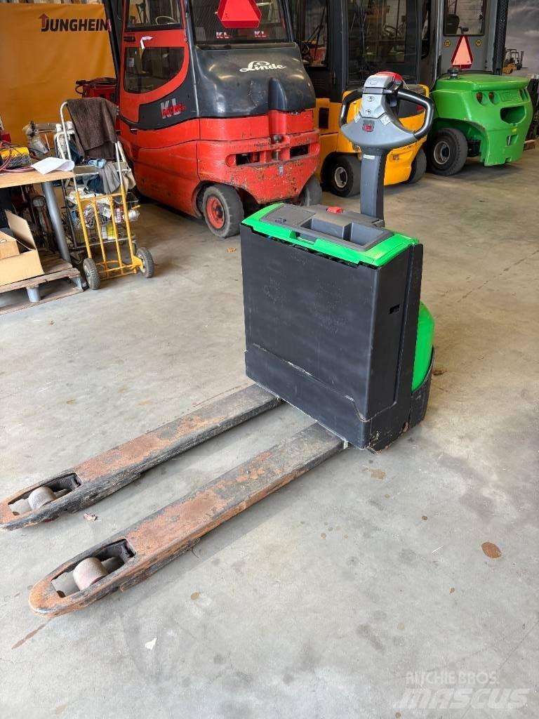 Cesab P 214 Low lifter