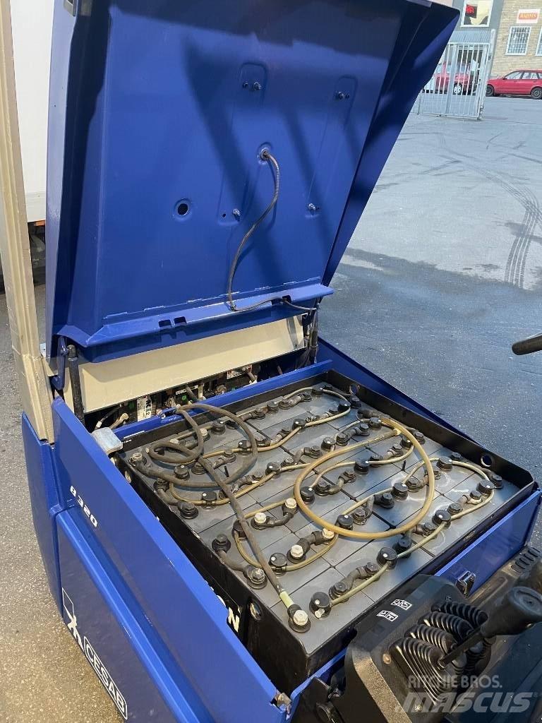 Cesab B320 Electric forklift trucks