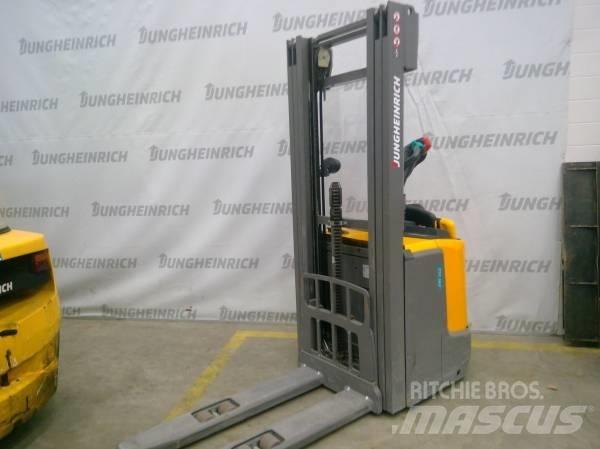 Jungheinrich ERC 212 Self propelled stackers