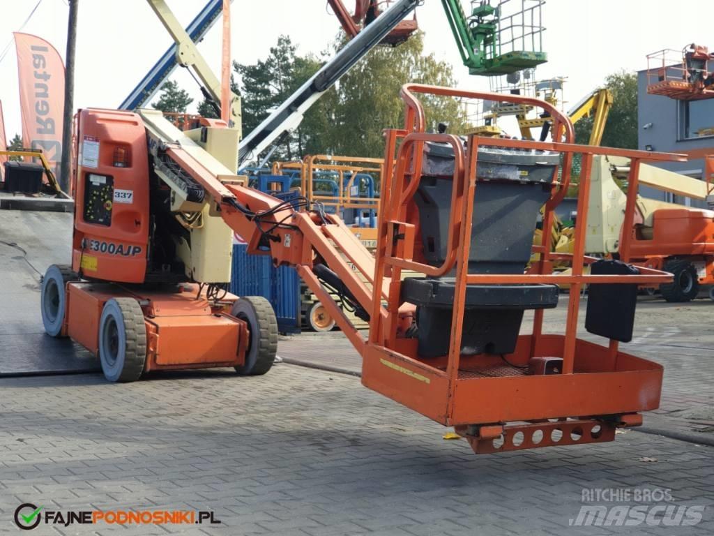 JLG E 300 AJP Articulated boom lifts