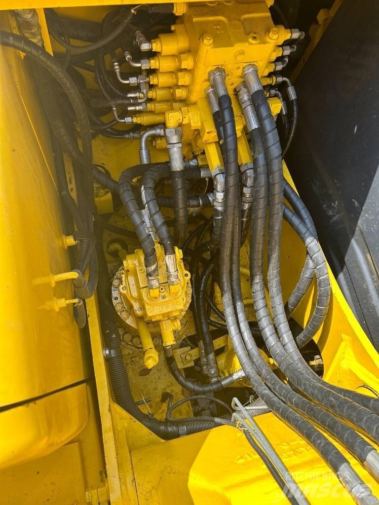 Komatsu PC 130 Midi excavators  7t - 12t
