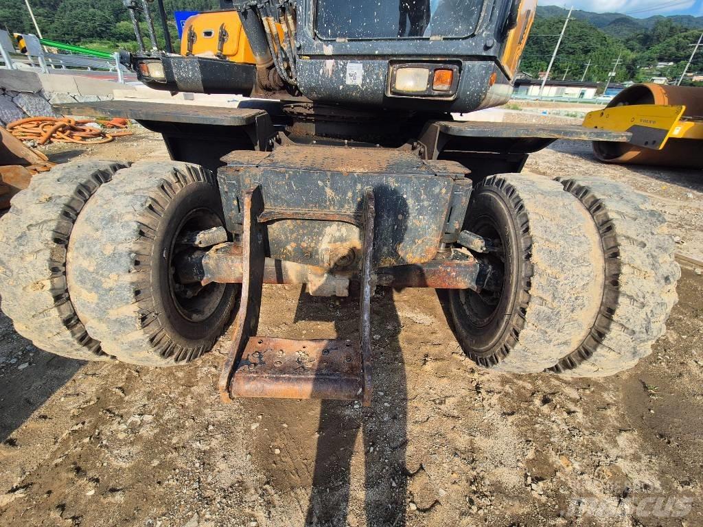 Hyundai HW 145 Wheeled excavators