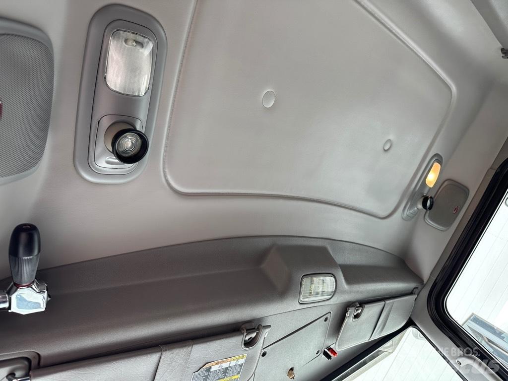 Peterbilt 388 Tractor Units