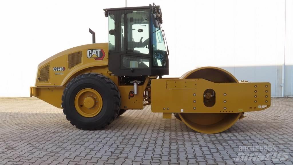 CAT CS74B Single drum rollers