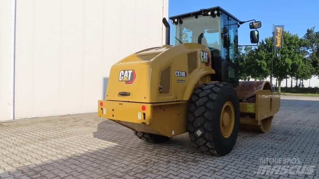 CAT CS74B Single drum rollers