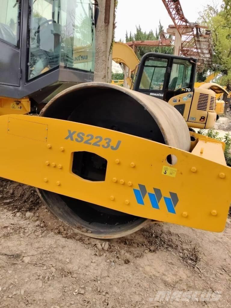 XCMG XS 223 J Single drum rollers