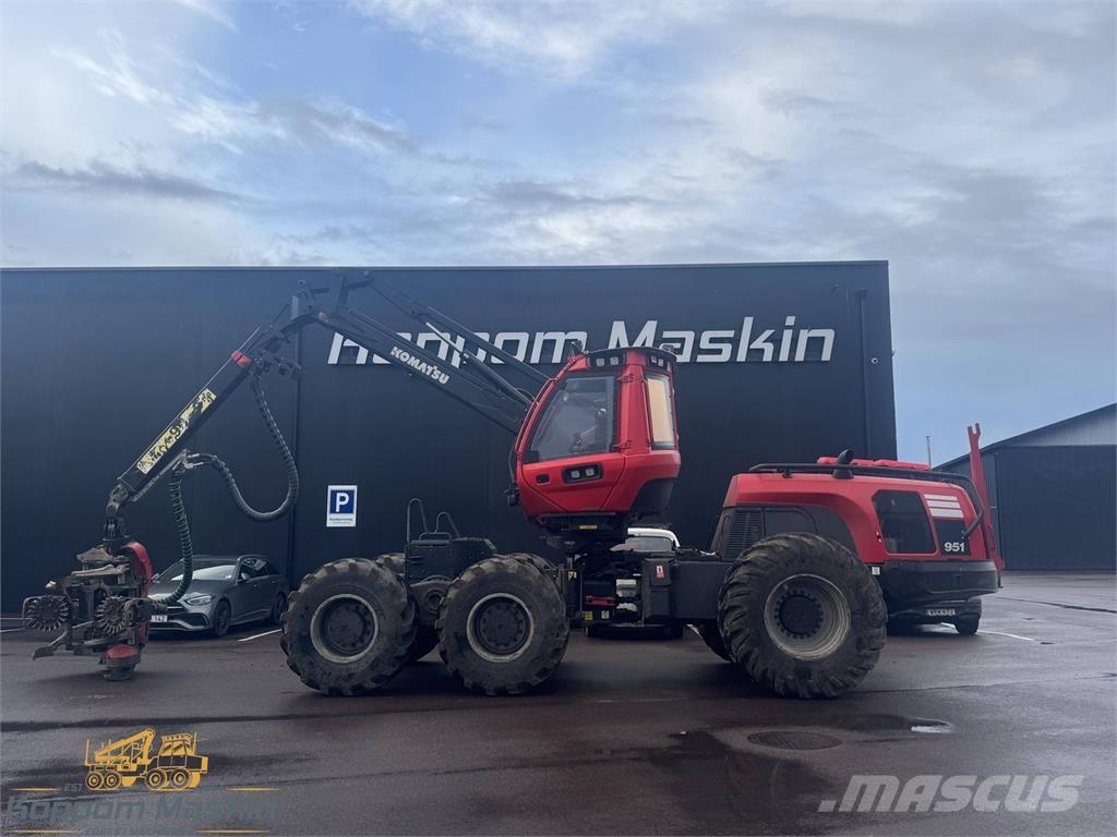 Komatsu 951 Harvesters