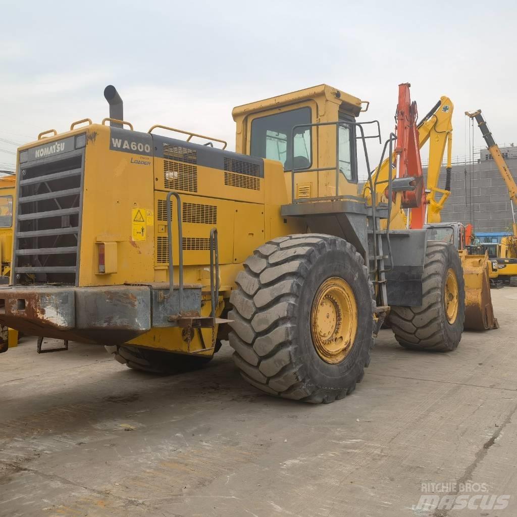 Komatsu WA 600-6 Wheel loaders