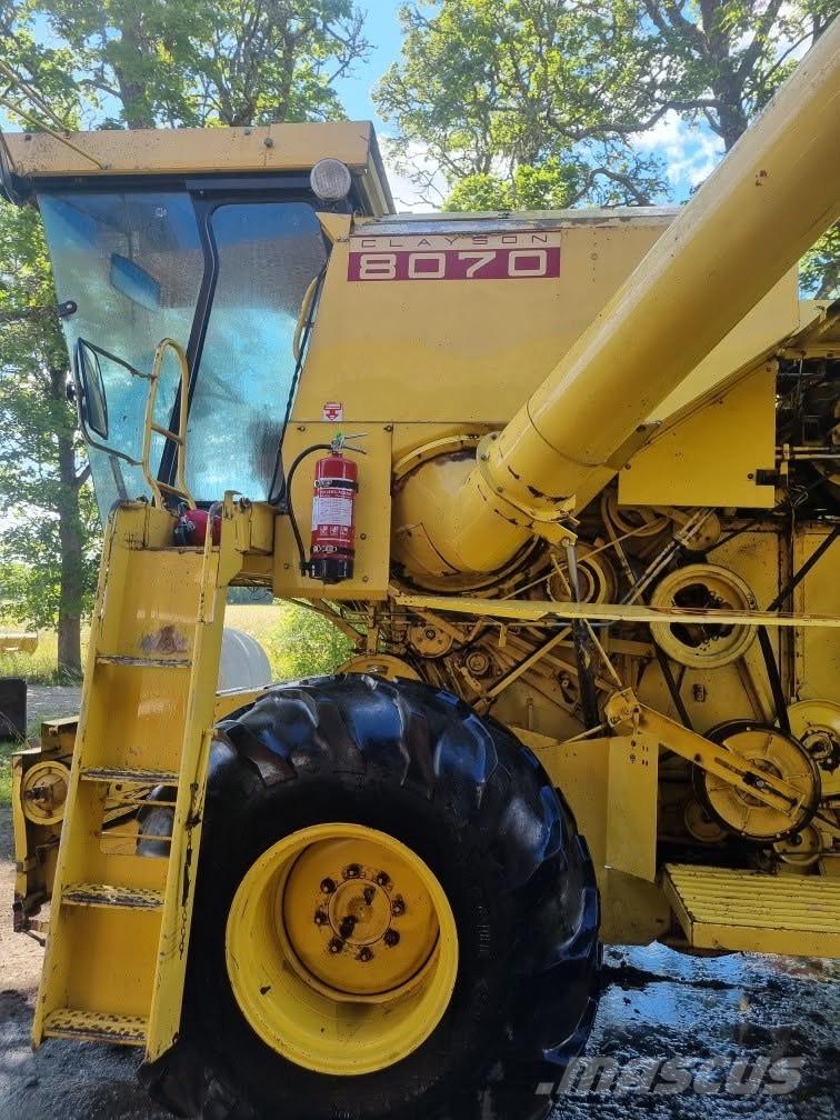 New Holland 8070, 20” Combine harvesters