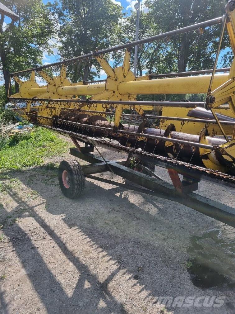 New Holland 8070, 20” Combine harvesters