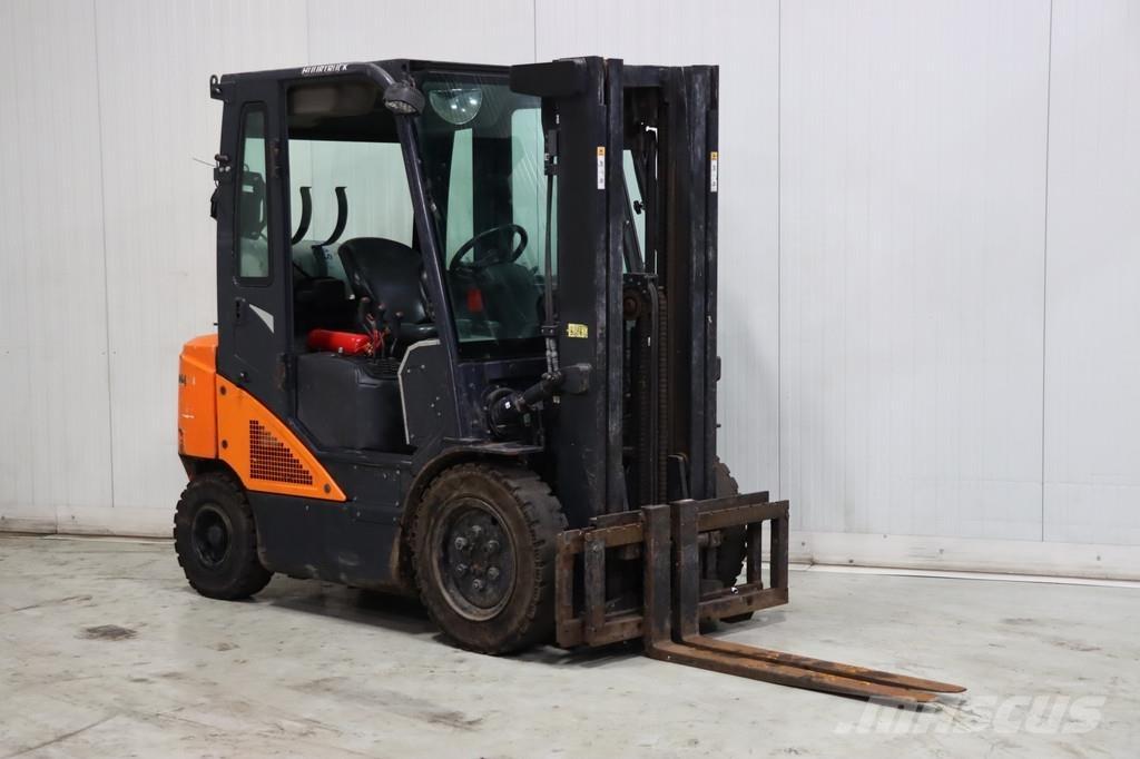 Doosan G25N-7 LPG trucks